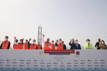 1915ÇANAKKALE KÖPRÜSÜ’NÜN AYAKLARI TAMAMLANDI