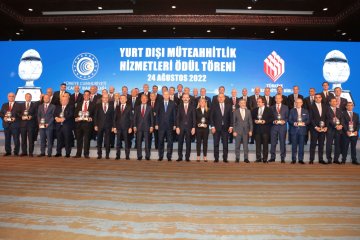 YURT DIŞINDA BÜYÜK PROJELER ÜSTLENEN MÜTEAHHİTLER ÖDÜLLENDİRİLDİ