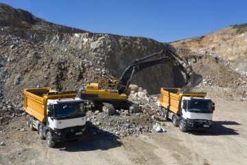 NEMLİ, MANYEZİT YÜKÜNÜN ALTINDAN RENAULT TRUCKS K SERİSİ KAMYONLAR İLE KALKACAK