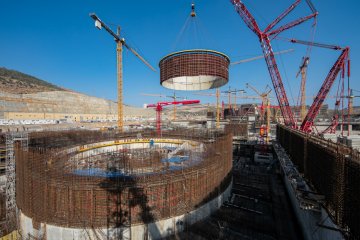 AKKUYU NGS’NİN 3’ÜNCÜ GÜÇ ÜNİTESİ’NDE İÇ KORUMA KABUĞUNUN MONTAJININ BİR AŞAMASI DAHA TAMAMLANDI