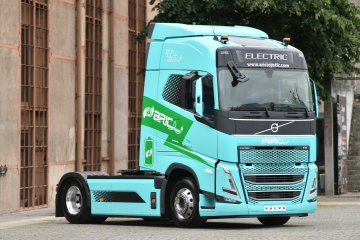 Marubeni, Unilever Türkiye ve Arıç Lojistik’e Volvo FH Elektrikli Çekicilerini Teslim Etti