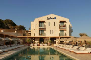 Yeşim Kozanlı Mimarlık’tan Kaş’ın Özgün Ruhunu Yansıtan Resort Otel: Radisson Blu Hotel Kaş