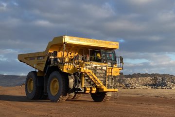 20 Adet Komatsu HD785-8E0 Kaya Kamyonu, Çelikler Seyitömer Termik Santrali’ne Teslim Edildi