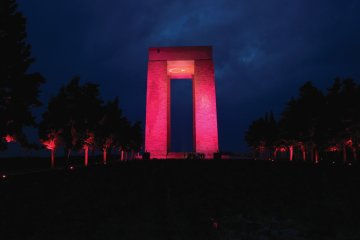 Çanakkale Şehitleri’nin Anısına Signify'ın Işıklarıyla Saygı Duruşu