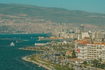 İzmir'de Kentsel Dönüşüm Hemen Başlamalı!