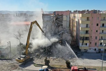 İSTANBUL’DA 6,2’LİK DEPREM KENTSEL DÖNÜŞÜMÜN ÖNEMİNİ HATIRLATTI