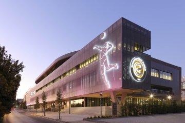 MODERN MİMARİSİ VE ULUSLARARASI STANDARTLARIYLA DİKKAT ÇEKEN ECZACIBAŞI SPOR KULÜBÜ’NÜN YENİ SALONU AÇILDI