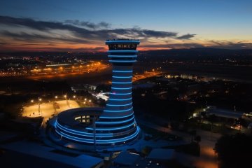 ESENBOĞA HAVALİMANI’NIN 3. PİSTİ VE YENİ KULESİ HİZMETE AÇILDI