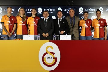 SPOINT İnşaat Galatasaray Petrol Ofisi Kadın Futbol Takımı’nın forma kol sponsoru oldu