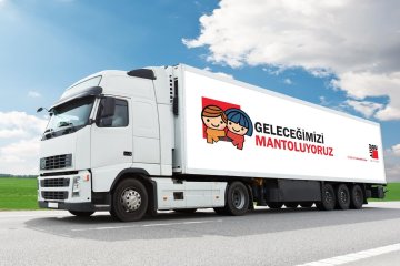 "Geleceğimizi Mantoluyoruz" projesi 2022 yılında da çocukların içini ısıttı