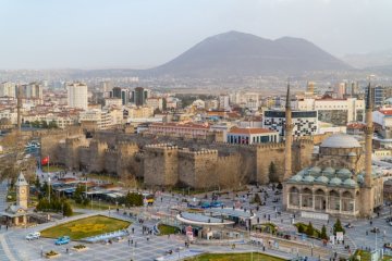 Deprem bölgelerinde konut satışları başladı: Kayseri 1. sırada