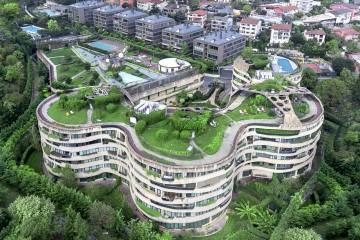 Yeşil Çatısı ve Çevreye Saygılı Mimarisiyle Dikkat Çeken "One & Ortaköy"