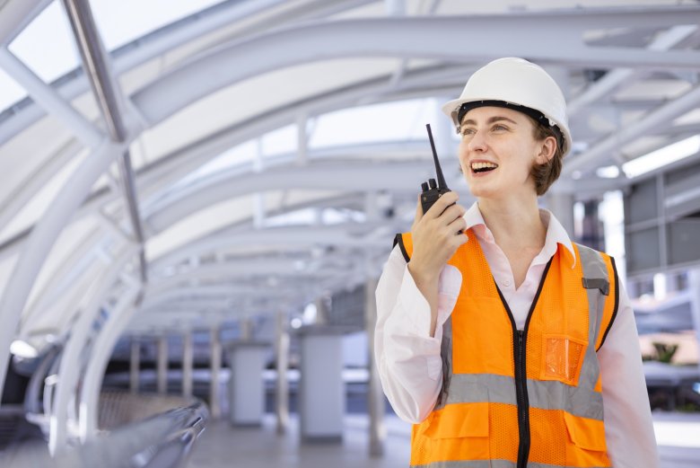 Başlangıç seviyesindeki mimar ve inşaat mühendislerinin maaşları neden uzun yıllardır ortalamanın altında?