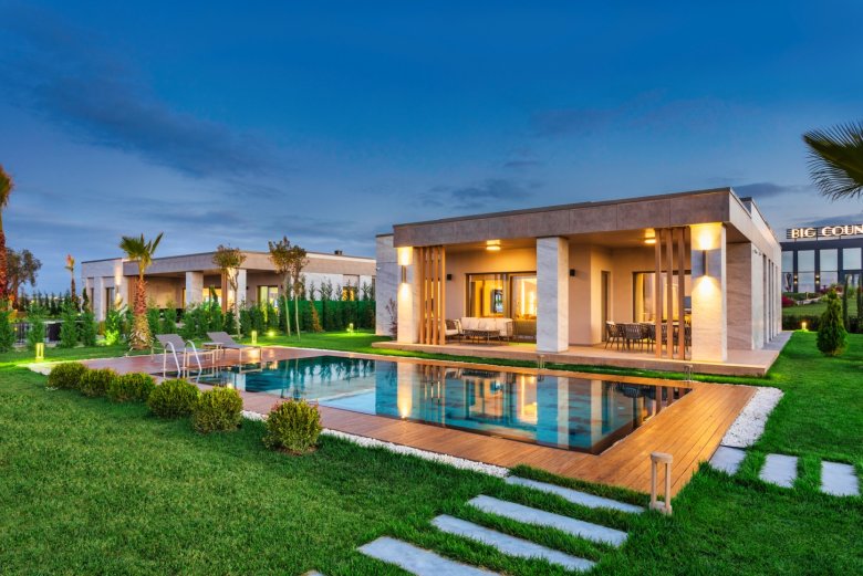 AKYAPI’NIN BÜYÜKÇEKMECE’DEKİ LÜKS VİLLA PROJESİ BIG COUNTRY’DE YAŞAM BAŞLADI