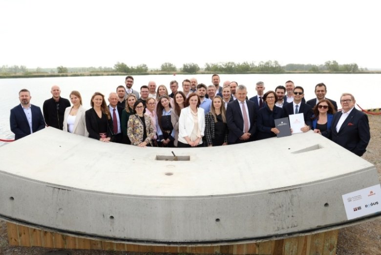 NDI–Doğuş İnşaat Ortak Girişimi tarafından hayata geçirilecek Polonya’nın en uzun karayolu tünelini içeren dev projede sözleşme imzalandı