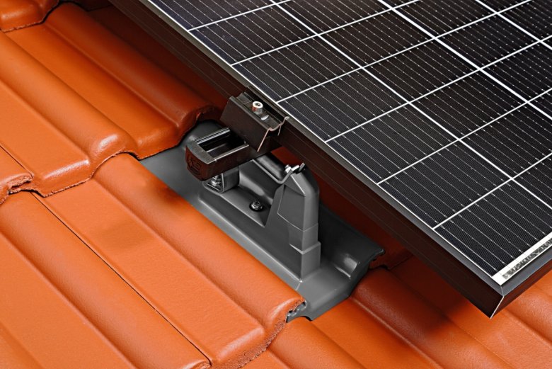 Güneş Enerjisi Çatıda Uzmanlık İster... Braas’tan Yeni Solar Montaj Kiremiti