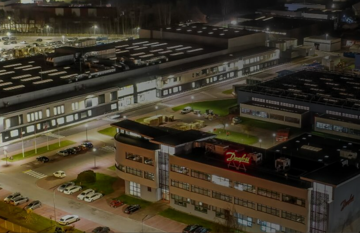 Danfoss’un Polonya’daki Yeni Fabrikası Fosil Yakıt Kullanmadan 45 Üretim Hattını Çalıştırabiliyor