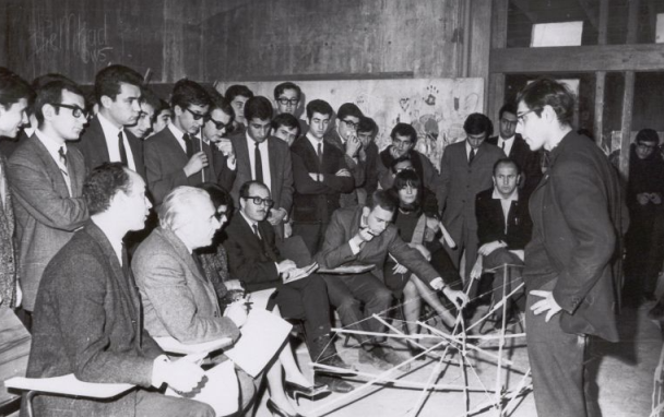 Salt’ın “Türkiye’de Mimarlık Eğitimi” sergisi paralelindeki programlar Prof. Dr. Uğur Tanyeli’nin gerçekleştireceği açık dersle başlıyor